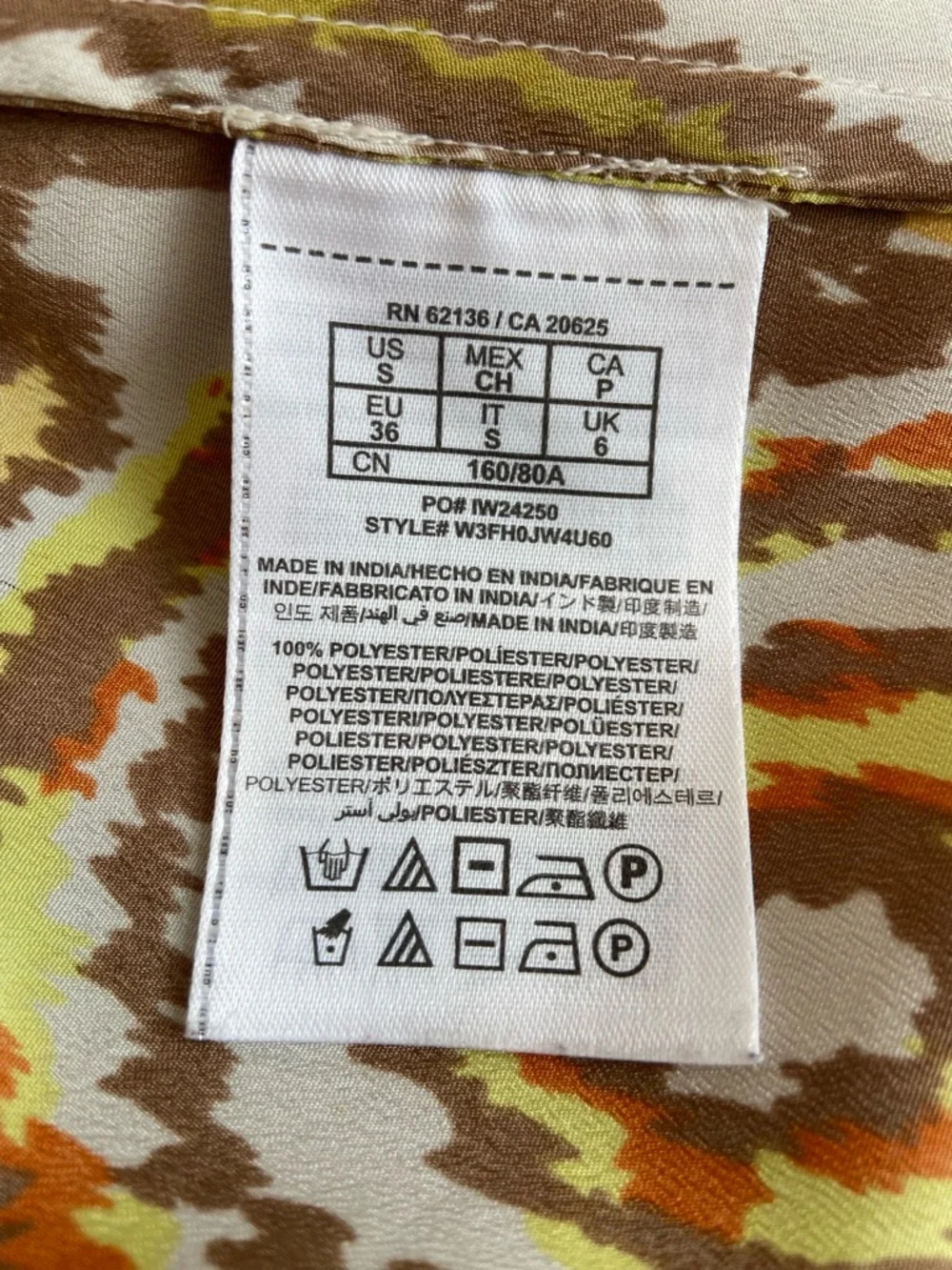 Guess button down blouse - Picture 4 of 5